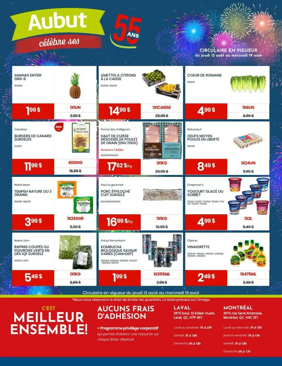 La page de couverture de la circulaire Aubut présente une ambiance festive avec des feux d'artifice en arrière-plan, soulignant le 55e anniversaire de l'entreprise. Les catégories de produits mises en avant incluent des fruits frais, des viandes, des produits laitiers et des alternatives végétales. Parmi les promotions visibles, on trouve des ananas entiers, des burgers de canard surgelés, et du yogourt glacé, tous à des prix attractifs. Des informations sur l'absence de frais d'adhésion et le programme de privilèges corporatifs sont également mentionnées.