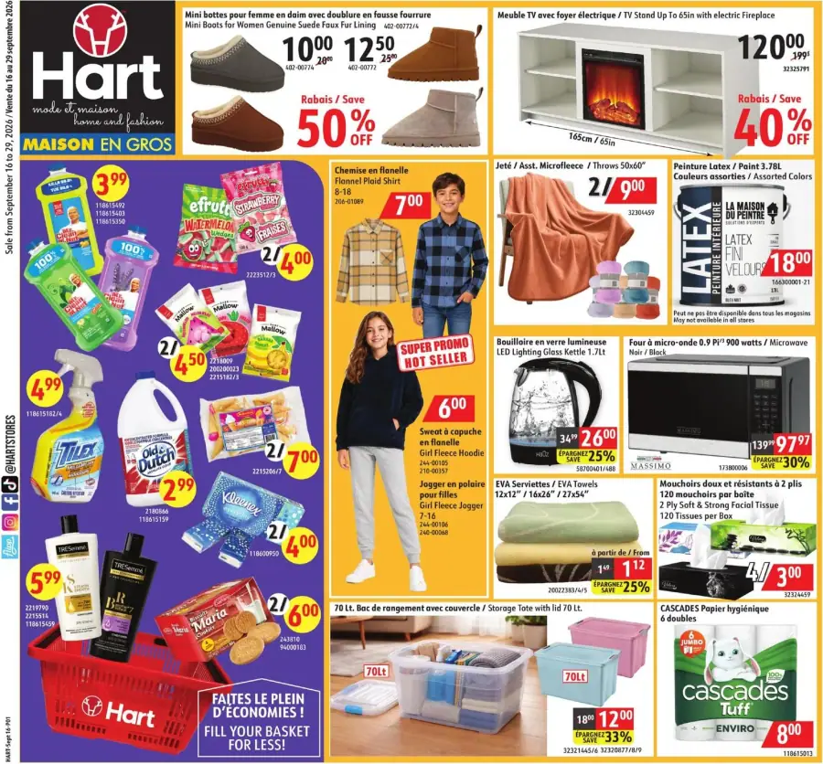 La page de couverture de la circulaire Hart présente une ambiance chaleureuse et accueillante, mettant en avant des produits variés pour la maison et la mode. On y trouve des vêtements d'automne, comme des chemises en flanelle et des sweats à capuche, ainsi que des articles de décoration et d'électroménager, tels qu'un meuble TV avec foyer électrique et une bouilloire lumineuse. Les promotions notables incluent des rabais allant jusqu'à 50 % sur certains articles, attirant l'attention sur des produits essentiels et tendance.